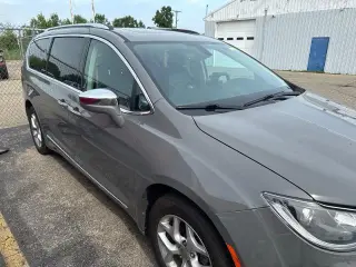 Chrysler Pacifica 2020 Limited 4 puertas Minivan