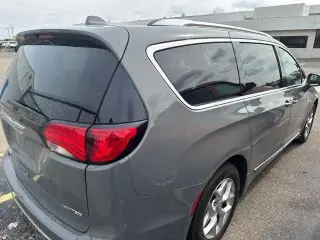 Chrysler Pacifica 2020 Limited 4 puertas Minivan