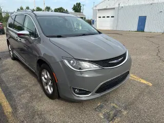 Chrysler Pacifica 2020 Limited 4 puertas Minivan