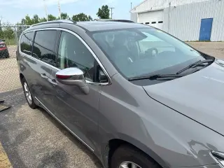 Chrysler Pacifica 2020 Limited 4 puertas Minivan