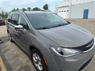 Chrysler Pacifica 2020 Limited 4 puertas Minivan