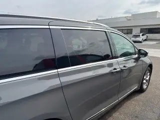 Chrysler Pacifica 2020 Limited 4 puertas Minivan