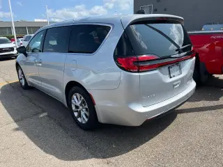 Chrysler Pacifica 2026 Limited 4 puertas Minivan