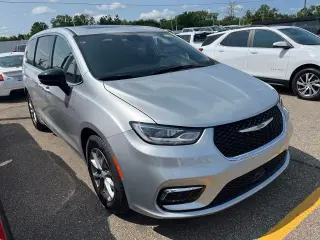 Chrysler Pacifica 2026 Limited 4 puertas Minivan