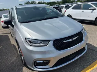 Chrysler Pacifica 2026 Limited 4 puertas Minivan