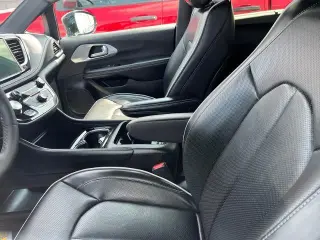 Chrysler Pacifica 2026 Limited 4 puertas Minivan