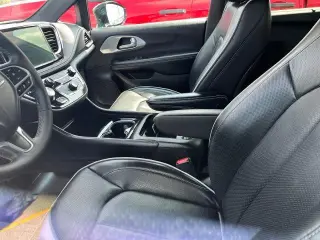 Chrysler Pacifica 2026 Limited 4 puertas Minivan