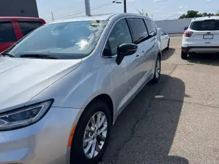 Chrysler Pacifica 2026 Limited 4 puertas Minivan