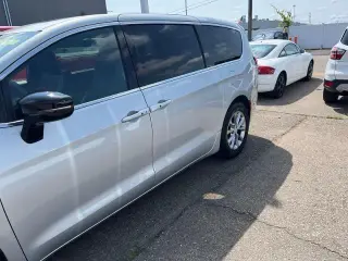 Chrysler Pacifica 2026 Limited 4 puertas Minivan