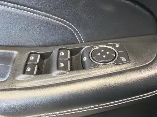 Ford Edge 2024 AWD Titanium 4 puertas SUV