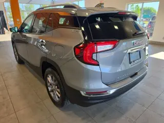 GMC Terrain 2023 AWD SLT SUV de 4 puertas
