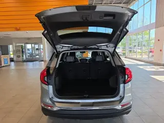 GMC Terrain 2023 AWD SLT SUV de 4 puertas