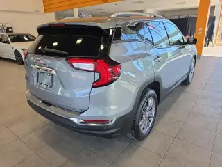 GMC Terrain 2023 AWD SLT SUV de 4 puertas