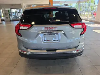 GMC Terrain 2023 AWD SLT SUV de 4 puertas