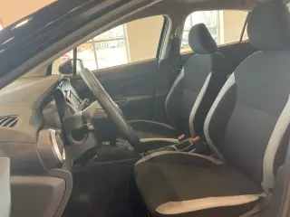 Nissan Versa 2025 S 4p Sedan CVT