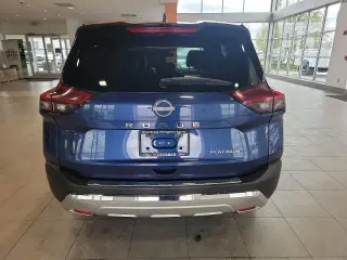 Nissan Rogue 2022 Platinum Crossover de 4 puertas