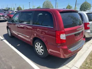Chrysler Town and Country 2012 Touring-L 4 puertas Minivan