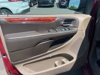Chrysler Town and Country 2012 Touring-L 4 puertas Minivan