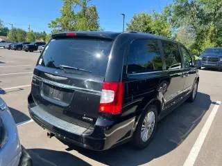 Chrysler Town and Country 2013 Limited 4 puertas Minivan