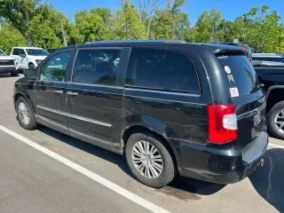 Chrysler Town and Country 2013 Limited 4 puertas Minivan