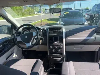 Dodge Grand Caravan 2008 SXT Extendido 4 puertas Minivan