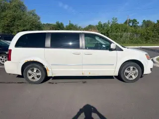 Dodge Grand Caravan 2008 SXT Extendido 4 puertas Minivan