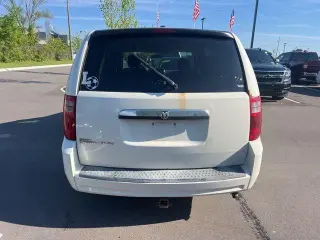 Dodge Grand Caravan 2008 SXT Extendido 4 puertas Minivan