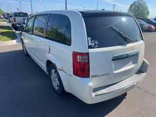 Dodge Grand Caravan 2008 SXT Extendido 4 puertas Minivan