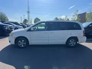 Dodge Grand Caravan 2008 SXT Extendido 4 puertas Minivan
