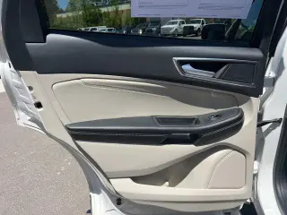 Ford Edge 2023 AWD Titanium 4dr Crossover