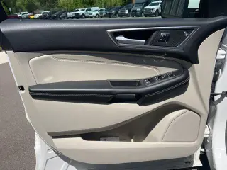 Ford Edge 2023 AWD Titanium 4dr Crossover