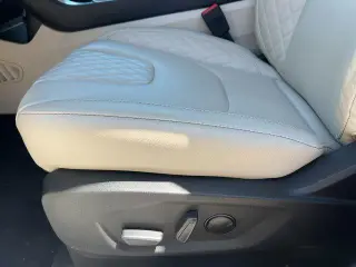 Ford Edge 2023 AWD Titanium 4dr Crossover