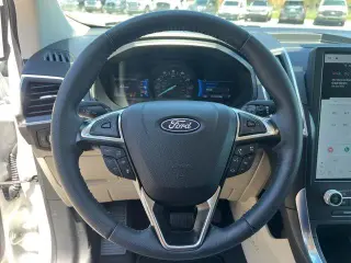 Ford Edge 2023 AWD Titanium 4dr Crossover