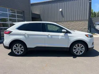 Ford Edge 2023 AWD Titanium 4dr Crossover