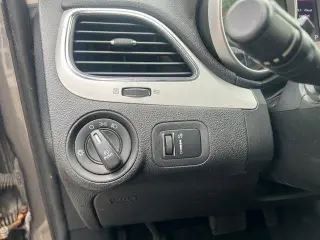 Dodge Journey 2012 SXT 4dr SUV