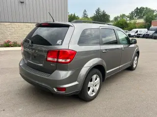 Dodge Journey 2012 SXT 4dr SUV