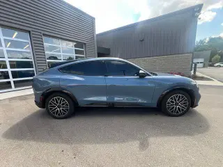 Ford Mustang Mach-E 2024 AWD Premium 4p SUV