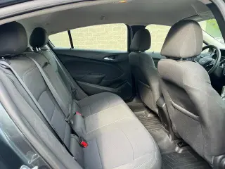 Chevrolet Cruze 2017 LT Auto 4p Hatchback