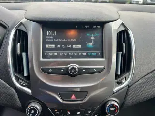 Chevrolet Cruze 2017 LT Auto 4p Hatchback
