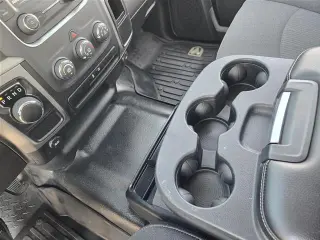 Ram 1500 Classic 2023 4x2 Tradesman 4p Cabasión de Tripulación con Caja Corta de 5.5 pies Sujeción de Pickup
