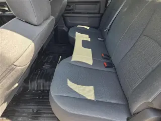 Ram 1500 Classic 2023 4x2 Tradesman 4p Cabasión de Tripulación con Caja Corta de 5.5 pies Sujeción de Pickup