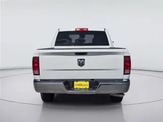 Ram 1500 Classic 2023 4x2 Tradesman 4p Cabasión de Tripulación con Caja Corta de 5.5 pies Sujeción de Pickup