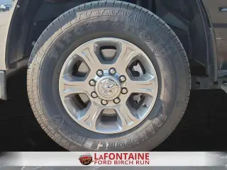 Ram 2500 2025 4x4 Big Horn 4 puertas Cabina Crew 6.3 pies. Pickup SB