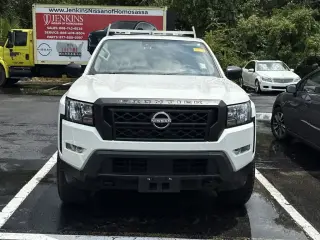 Nissan Frontier 2022 4x4 S 4 puertas King Cab 1.86 m (6.1 pies) caja corta