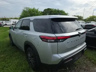 Nissan Pathfinder 2024 S 4p SUV