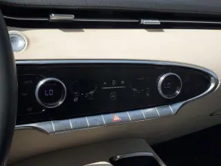 Genesis GV70 2024 AWD 2.5T Standard 4p SUV
