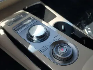Genesis GV70 2024 AWD 2.5T Standard 4p SUV