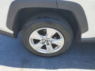 Toyota RAV4 2019 AWD XLE 4p SUV