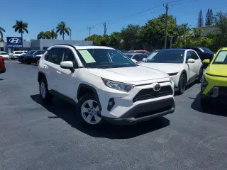 Toyota RAV4 2019 AWD XLE 4p SUV
