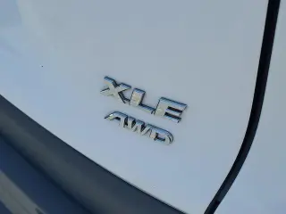 Toyota RAV4 2019 AWD XLE 4p SUV